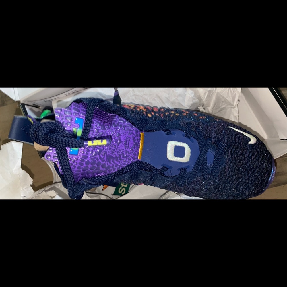 Nike Lebrons 17 Monstars (GS) size 7 kids